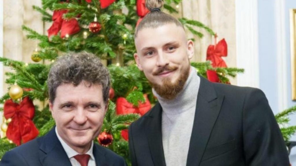 Nic susor Dan s a intalnit cu romanii din Londra