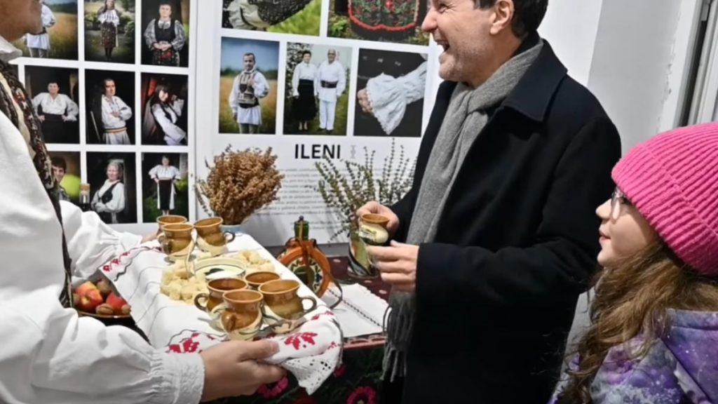 Nicușor Dan și fiica sa au vizitat muzeul Nicusar Dan si fiica sa au vizitat muzeul