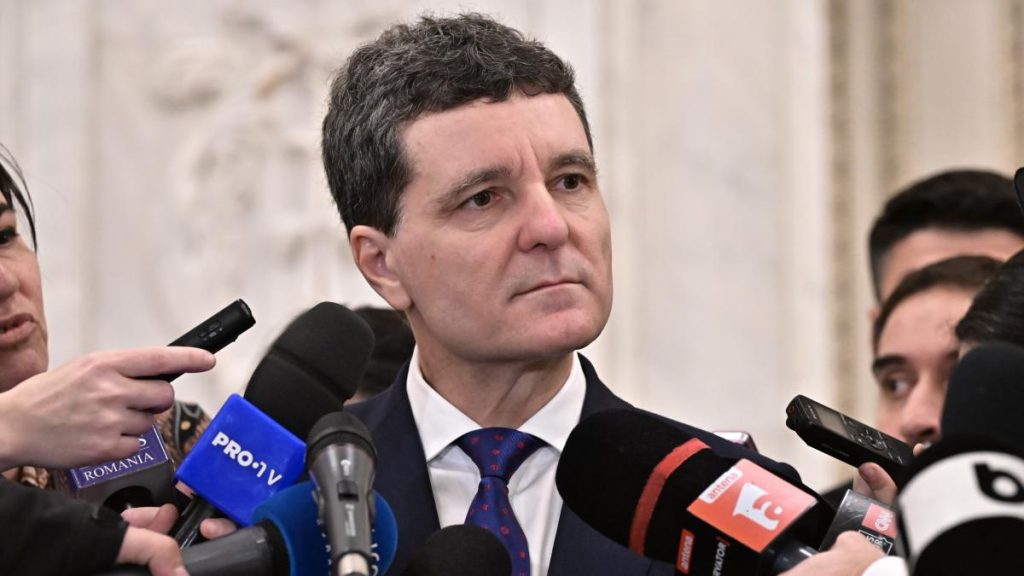 Nicusr Dan cere coalitiei sa nu se certe in criza apei