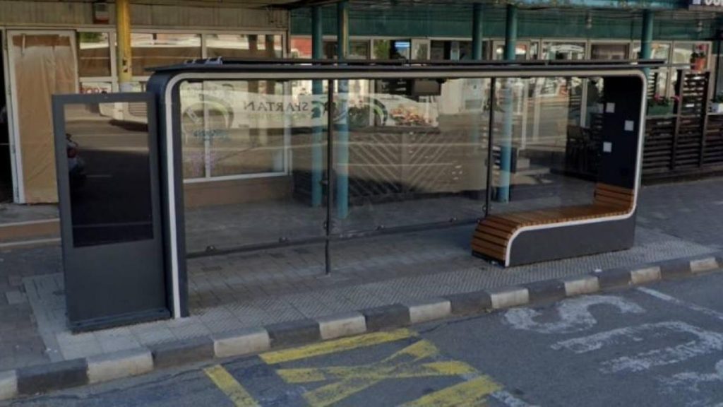 Orasul din Romania cu statii de autobuz inteligente