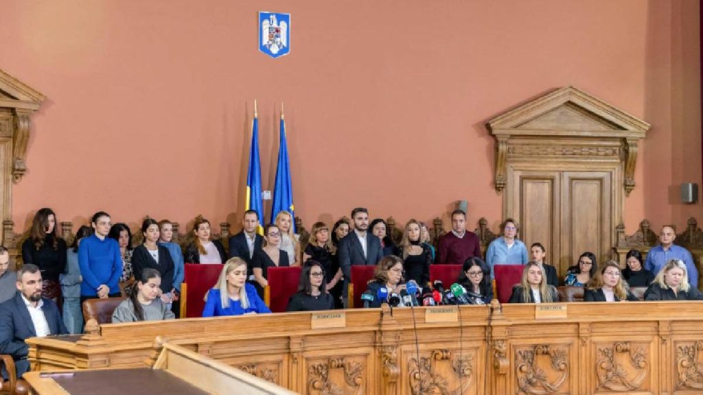 Purtătorul de cuvânt al ICCJ explică „M-a sunat Lia” Purtatorul de cuvant al ICCJ explica Ma sunat Lia