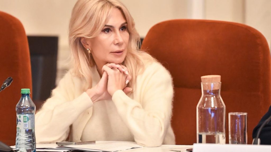 Raluca Turcan acuza PSD ca alimenteaza conflictul Reformele nu se decid cu extremisti