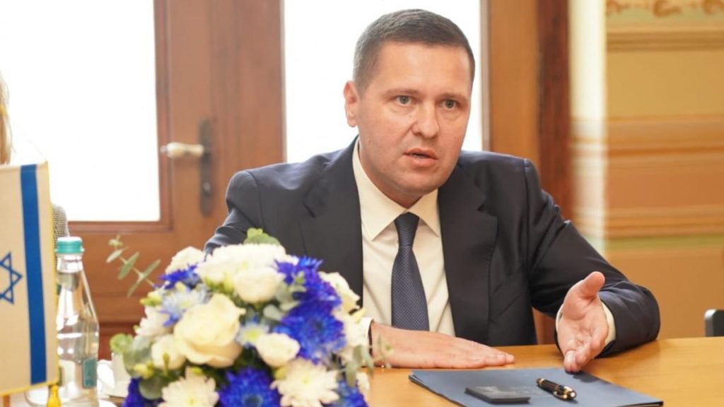 Şeful CJ Dâmboviţa, despre criza apei: sperăm la apă în Moreni Seful CJ Dambovita despre criza apei speram la apa in Moreni