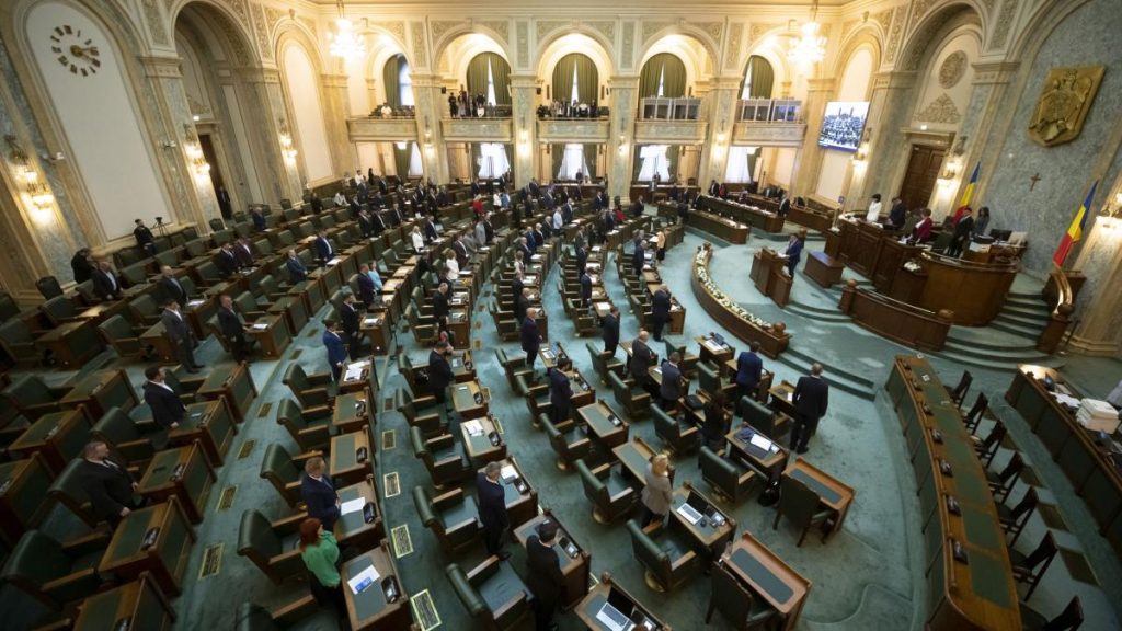 Senatul respinge observațiile lui Nicușor Dan, adoptă legea extremismului Senatul respinge observatiile lui Nicusor Dan adopta legea extremismului