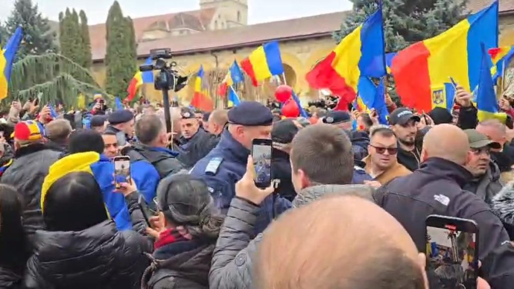 Susținătorii lui Călin Georgescu s-au încăierat cu jandarmii Sustinatorii lui Calin Georgescu sau incaiert cu jandarmii