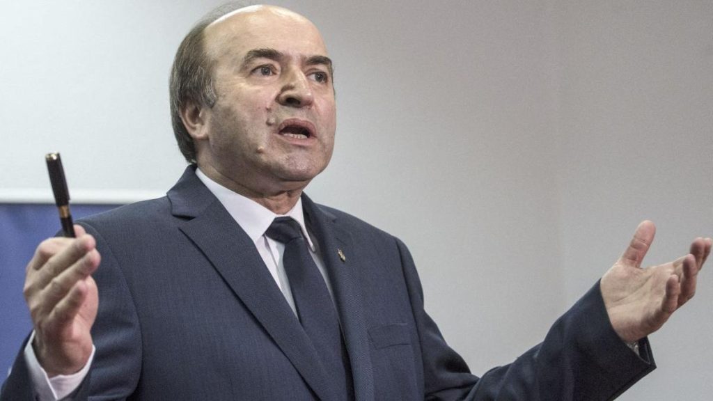 Tudorel Toader: Nu e normal ca românii să aştepte 10 ani în tribunale. Documentarul Recorder nu e o coincidenţă. Tudorel Toader Nu e normal ca romanii sa astepte 10 ani in tribunale Documentarul Recorder nu e o coincidenta