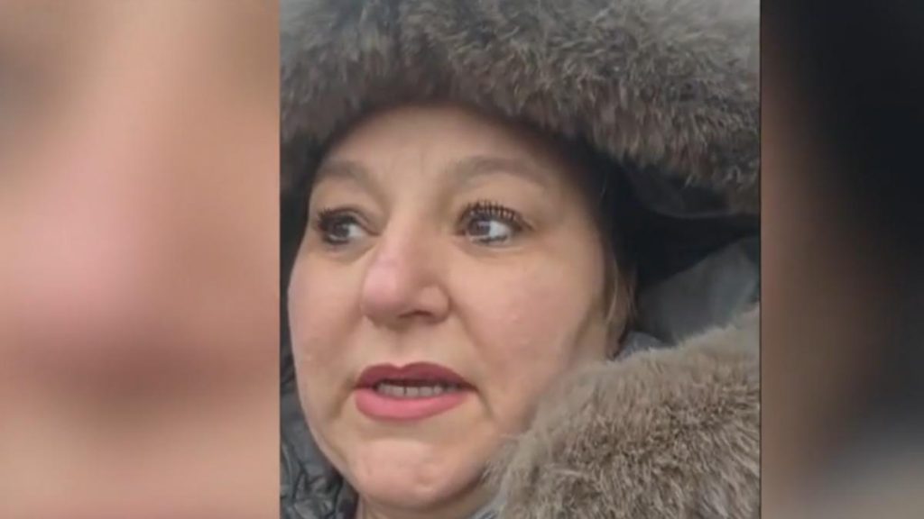 Spectacol grotesc cu Diana Șoșoacă la pomana porcului spectacol grotesc cu diana sosoaca la pomana porcului
