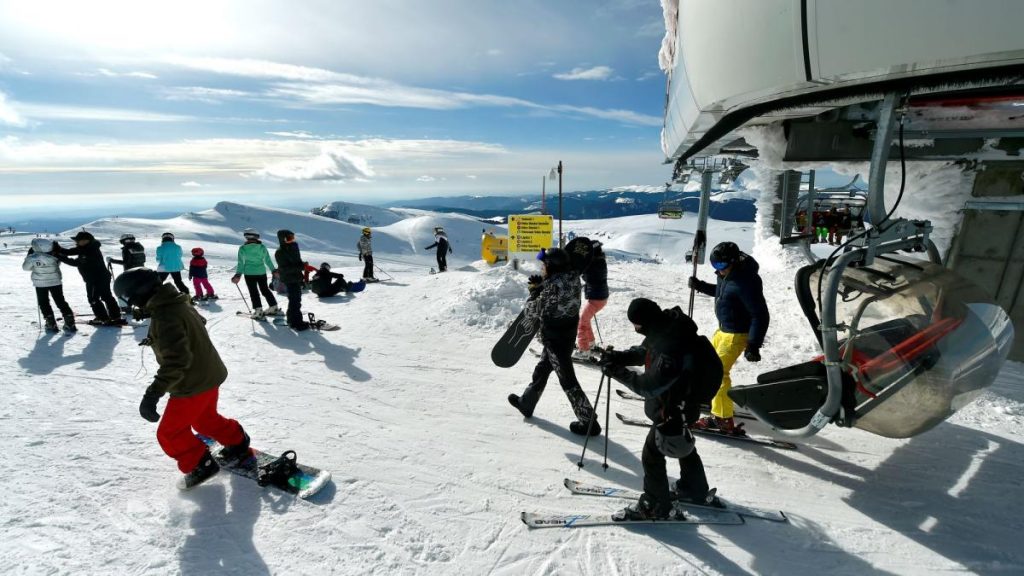 Aglomerație pe pârtii la Sinaia, minus 25 grade Aglomeraie pe prtii la Sinaia minus 25 grade