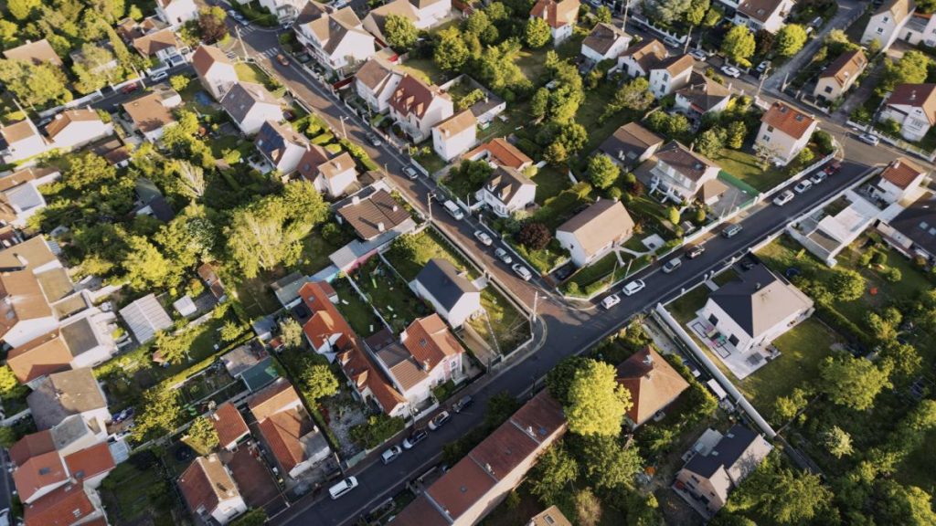 Bolojan afirma ca impozitele pe proprietate nu se vor majora anul viitor Incepand cu 2027 primariile vor dispune de un software