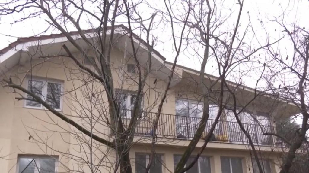 Cazul copilului înecat cu un măr într-o grădiniță din Oradea. Ancheta penală se încheie fără… Cazul copilului inecat cu un mar intr o gradinita din Oradea Ancheta penala se incheie fara