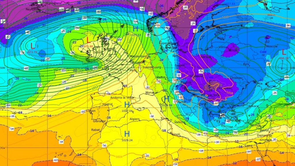 Ciclon mediteranean afectează România: 4 zile de vreme extremă Ciclon mediteranean afecteaza Romania 4 zile de vreme extrema