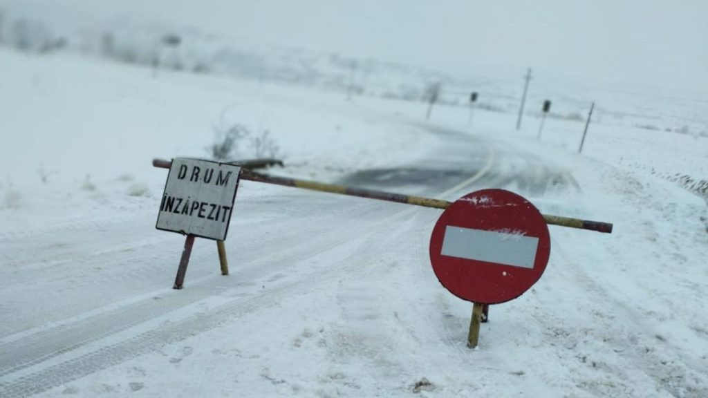 Circulatia rutiera este inchisa pe un drum din Botosani