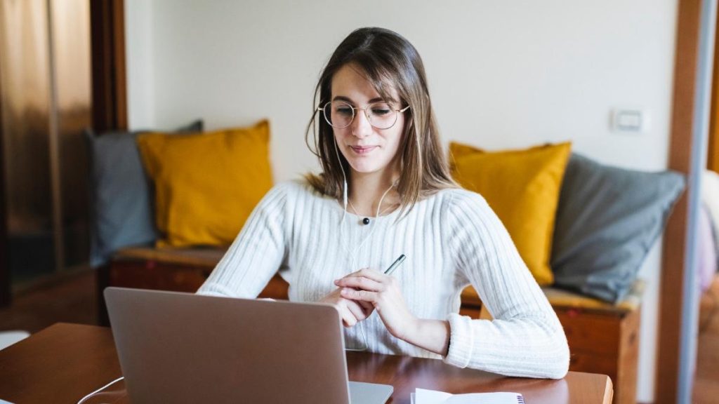 Cursuri online continua miercuri din cauza ninsorilor