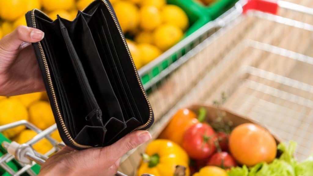 Ministrul Muncii anunță alocația zilnică de hrană de 32 lei Ministrul Muncii anunta alocatia zilnica de hrana de 32 lei