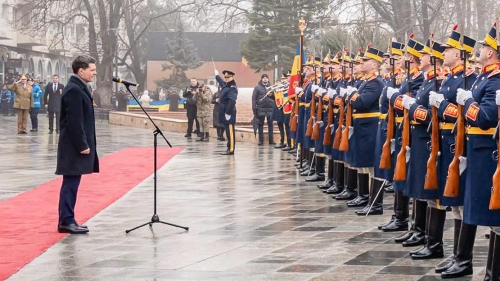 Nicusor Dan adresandu se contestatarilor de Ziua Unirii Va rog sa nu mai huiduiti imnul