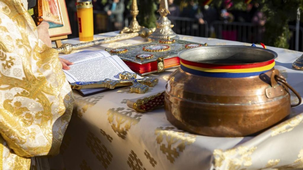 Program Boboteaza Constanta si Patriarhia Bucuresti Cand se ia Agheasma Mare