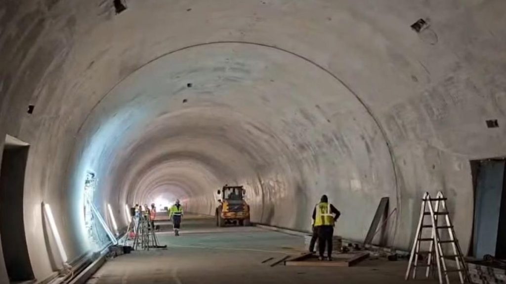 Proiectul Autostrăzii A1 Sibiu–Pitești progresează: Șoferii ar putea utiliza secțiunea 4… Proiectul Autostrazii A1 Sibiu Pitesti progreseaza Soferii ar putea utiliza sectiunea 4