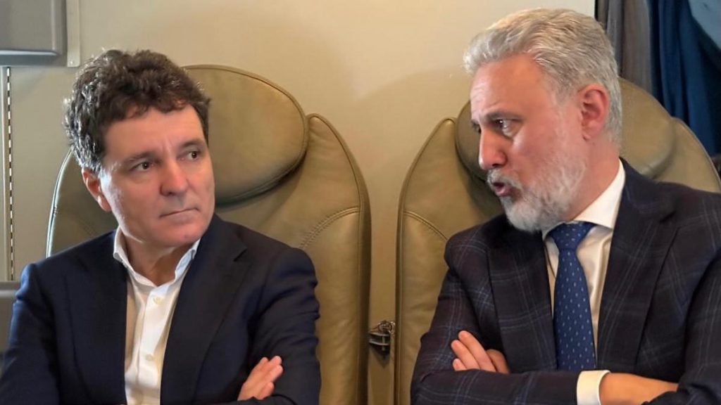 România este „solidară cu ambele părți”. Marius Lazurca explică mesajul lui Nicușor Dan în… Romania este solidara cu ambele parti Marius Lazurca explica mesajul lui Nicusor Dan in