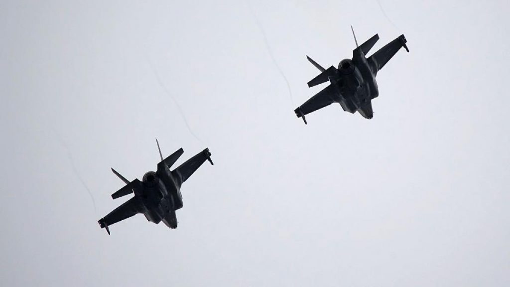 SUA avertizeaza Canada ca va invadea spatiul aerian cu avioane de lupta daca opreste achizitiile de