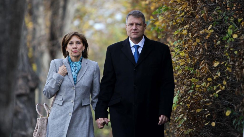 Soții Iohannis au plătit datoriile pentru care Primăria Sibiu a trimis somații. Sotii Iohannis au platit datoriile pentru care Primaria Sibiu a trimis somatii