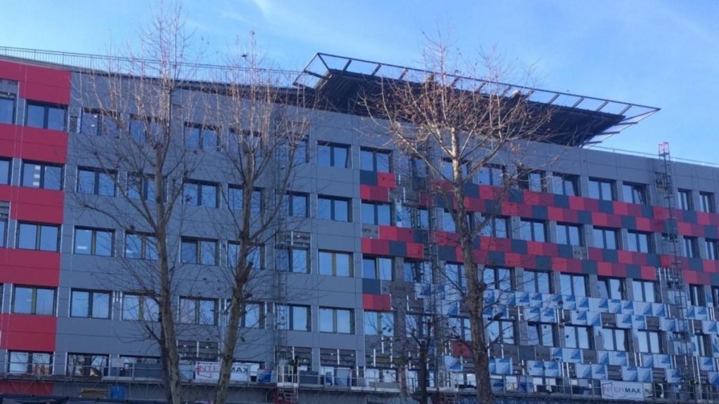 Un băiat de 14 ani a fost internat la spital după ce a fost lovit de un adolescent de 15 ani într-o… Un baiat de 14 ani a fost internat la spital dupa ce a fost lovit de un adolescent de 15 ani intr o