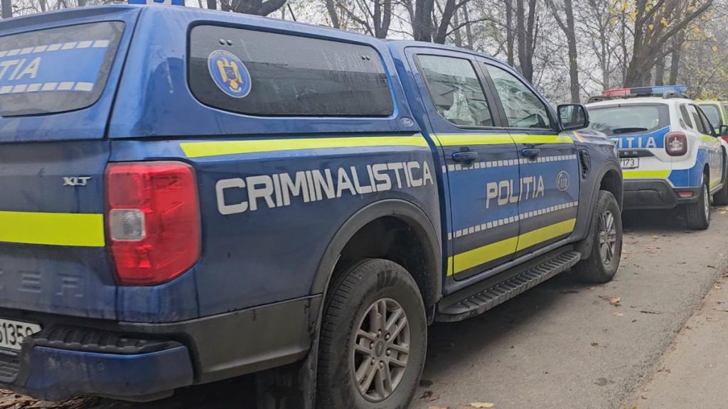 Un bărbat din Deva a păstrat timp de 3 ani oasele tatălui său decedat, ascunse într-un pat. Un barbat din Deva a pastrat timp de 3 ani oasele tatalui sau decedat ascunse intr un pat