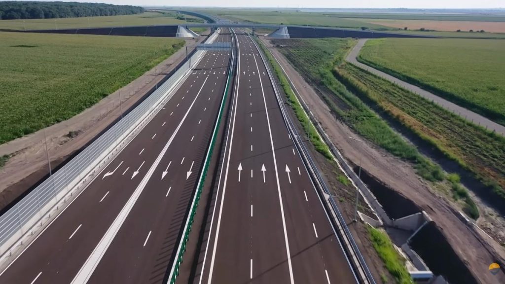 Un nou lot din Autostrada “Unirii” A8 intră în proiectare Un nou lot din Autostrada Unirii A8 intra in proiectare