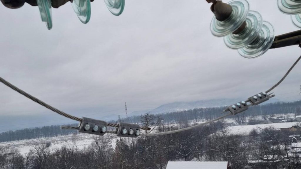 Vremea extrema a avarait reteaua electrica in 170 localitati