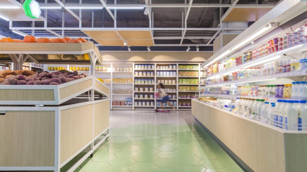 Amenzi de 190000 de lei pentru supermarketuri din Dambovita inspectorii au descoperit murdarie si alimente