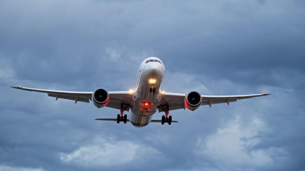 Arabia Saudita intentioneaza sa achizitioneze 150 de avioane de la Boeing si Airbus pentru a deveni cel mai mare