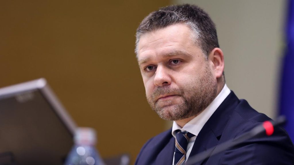 Ciprian Ciucu solicta desprinderea de PSD Aceasta separare este eseniala pentru liberali Nu voi