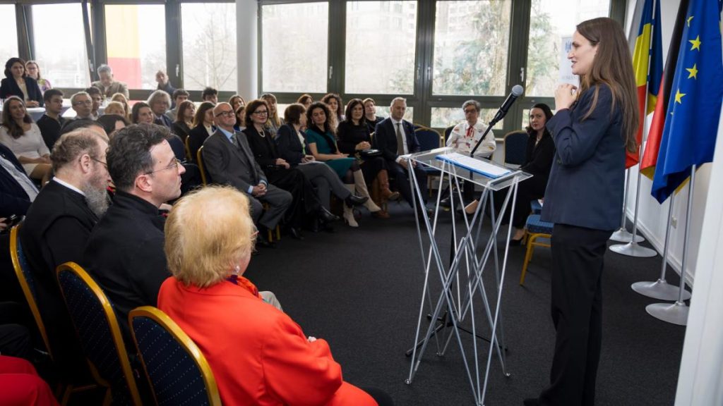 Copiii romani din Bavaria ar putea studia limba romana la scoala Anuntul ministrului Oana Toiu