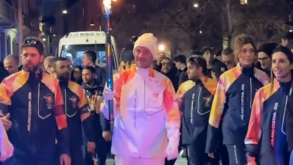 Cristi Chivu a purtat flacara olimpica pentru Jocurile Olimpice Milano Cortina 2026 O emotie de