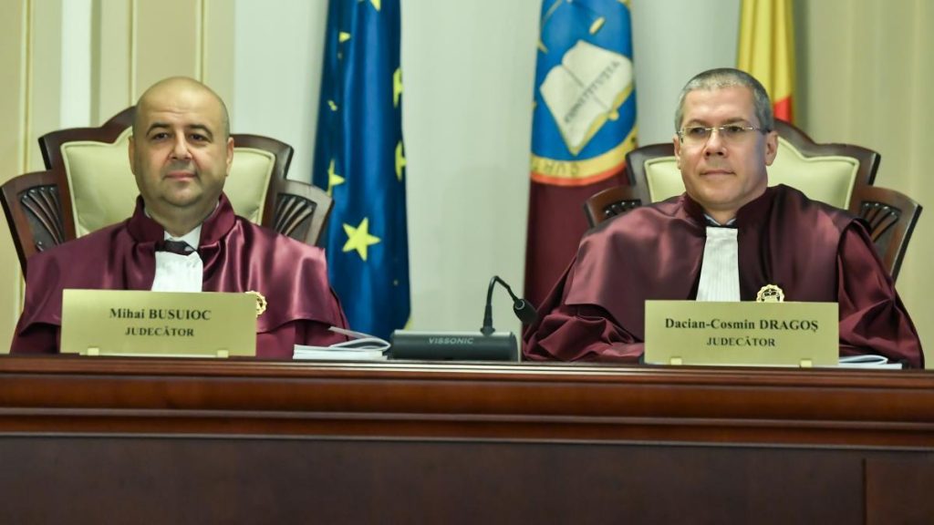 Curtea de Apel Bucuresti va decide astazi daca suspenda mandatele judecatorilor constitutionali Dragos