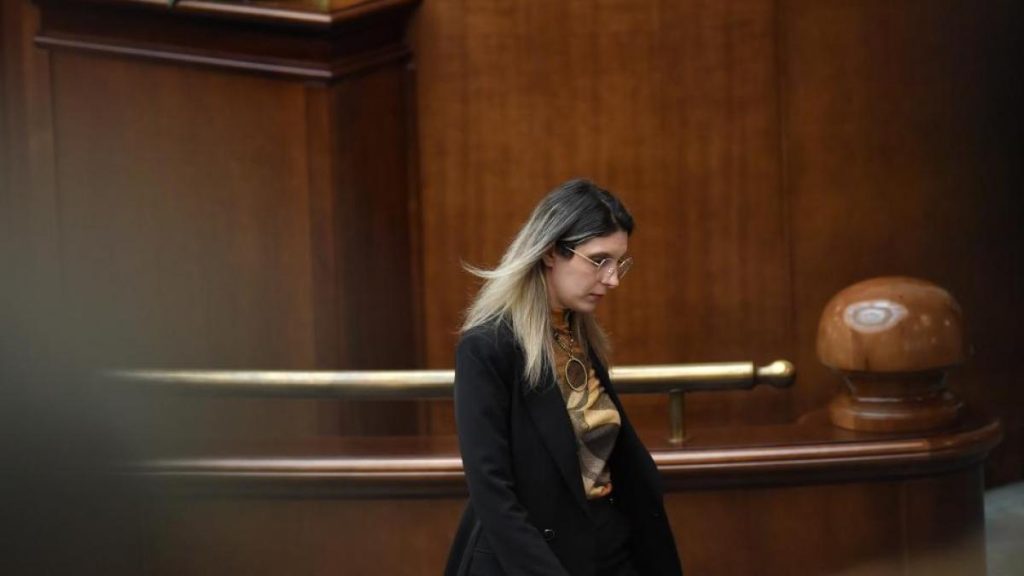 Diana Buzoianu dupa ce a solicitat sa fie exclusa din Senat la dezbaterea motiunilor Arata