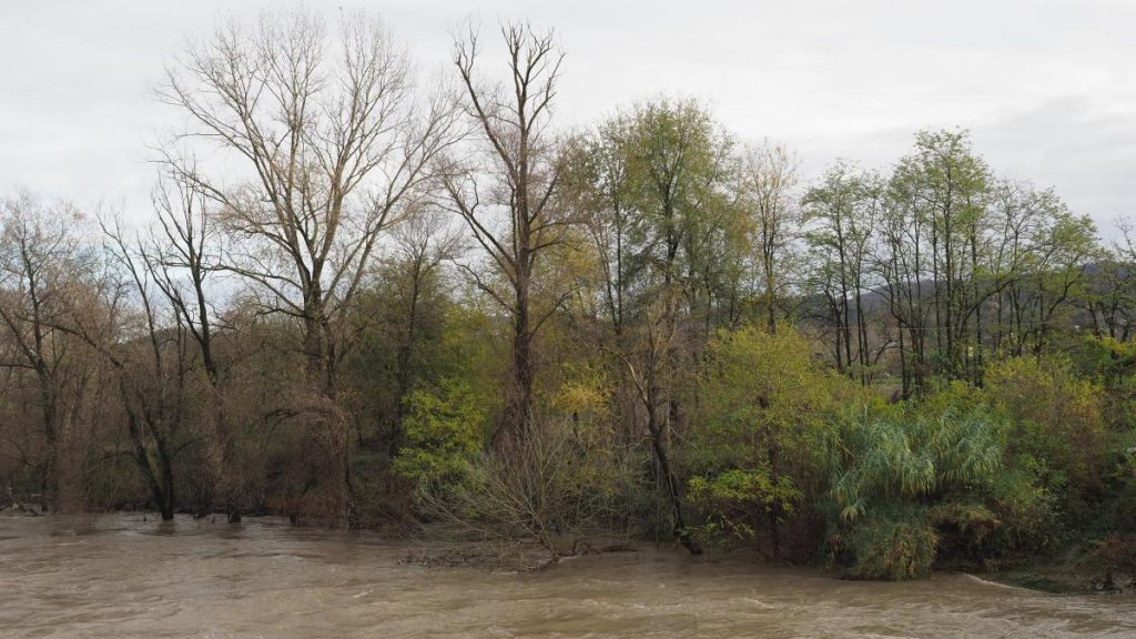 După ninsorile mari, există risc de inundații pe mai multe râuri din județul Buzău. Dup a ninsorile mari exista risc de inundatii pe mai multe rauri din judetul Buzau