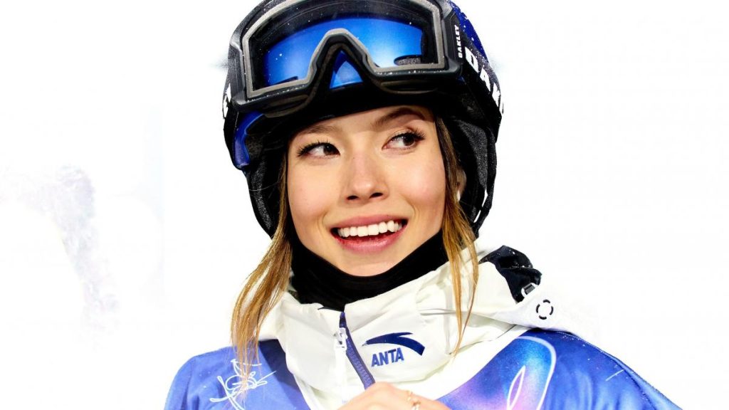 Eileen Gu, cea mai bogată și frumoasă sportivă de la JO, este hărțuită și agresată fizic din cauza… Eileen Gu cea mai bogata si frumoasa sportiva de la JO este hartuiala si agresata fizic din cauza