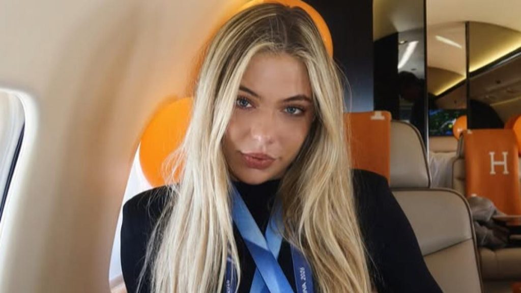 Jutta Leerdam s a intors acasa dupa Jocurile Olimpice cu un avion privat Un detaliu din aeronaava