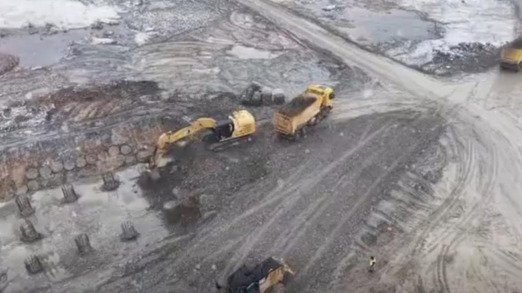 Lucrari intensive la intersectia rutiera de la Boita pe Autostrada Sibiu