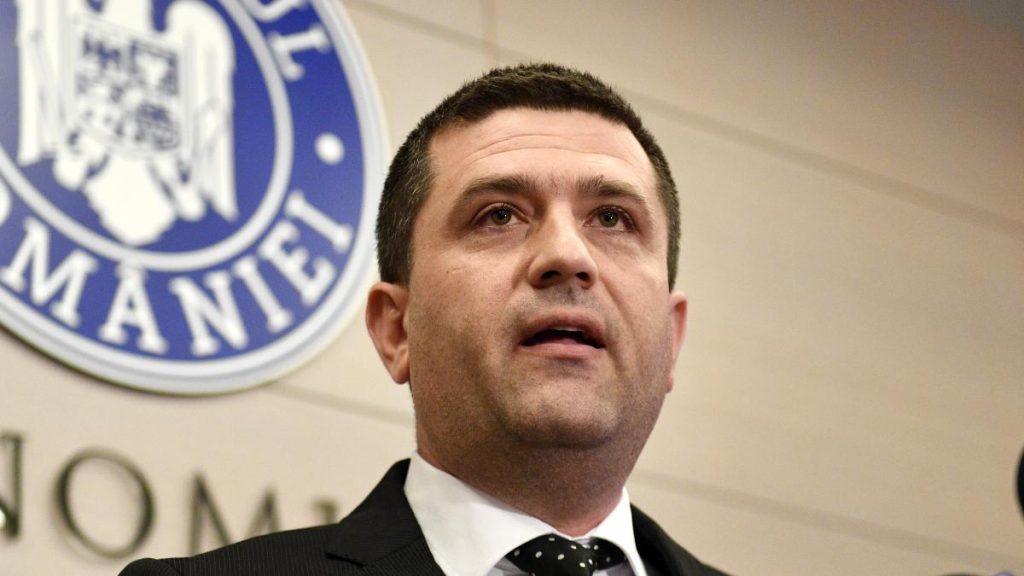 Miruta Industria nationala de aprare trebuie sa faca parte din lanturile internationale de