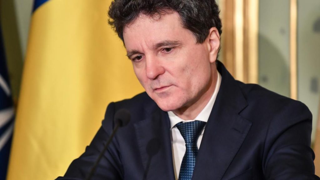 Nicușor Dan, după a cincea amânare a reformei pensiilor pentru magistrați: „Nu a făcut bine nici… Nicusar Dan dupa a cincea amanare a reformei pensiilor pentru magistrati Nu a facut bine nici