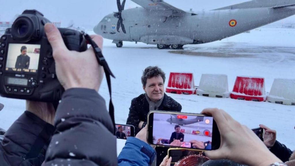 Nicusor Dan nu poate calatori cu Spartanul in SUA Presedintele trebuie sa inchirieze un avion privat