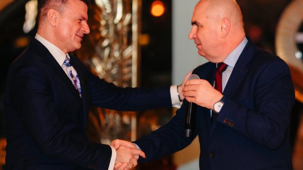 „Nu am sărbătorit tăierile”. Cum își justifică Bolojan prezența la petrecere, după ce a anunțat… Nu am sarbatorit taierea Cum isi justifica Bolojan prezenta la petrecere dupa ce a anuntat