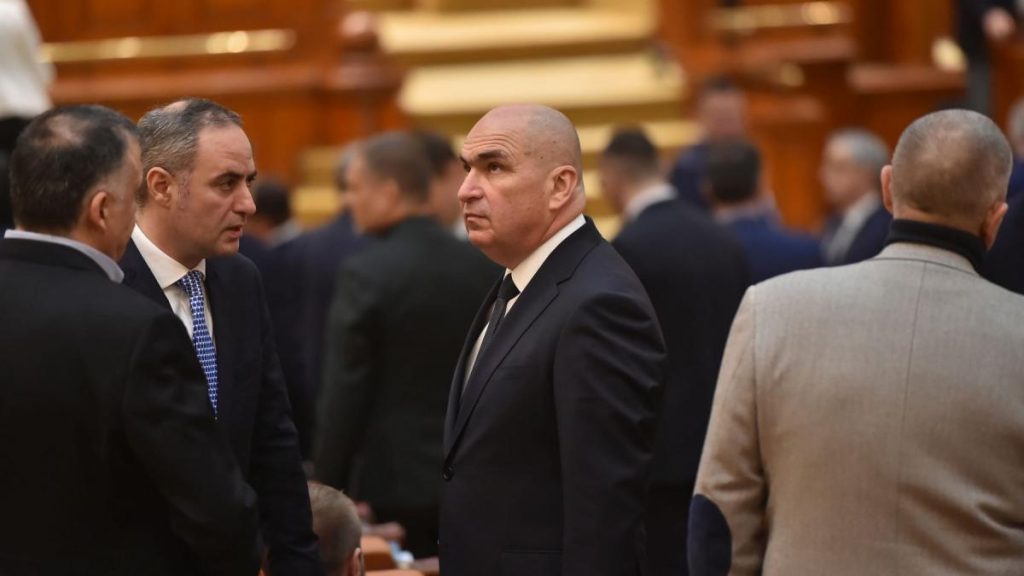 „O criză politică ar putea destabiliza România”. Avertisment de la BNR despre scenariul unei… O criza politica ar putea destabiliza Romania Avertisment de la BNR despre scenariul unei