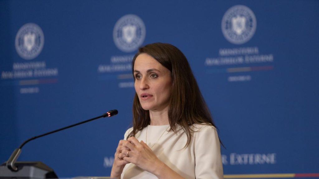Oana Ţoiu, după întâlnirea cu ministra de Externe a Marii Britanii: Parteneriatul economic este solid, având o… Oana Toiu dupa ntalnirea cu ministra de Externe a Marii Britanii Parteneriatul economic este solid avand o