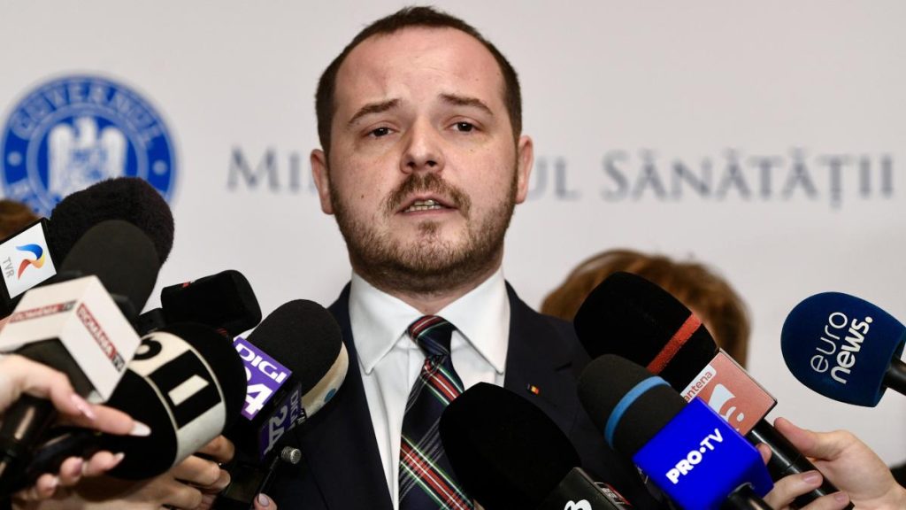Rogobete a descoperit un medic de la Elias care s a filmat la spitalul privat in timpul programului de la stat