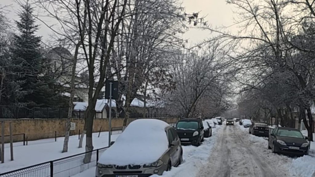 Străzile secundare din Sectorul 1 al Bucureștiului nu au fost deszăpezite, deși termenul a fost depășit… Strazile secundare din Sectorul 1 al Bucurestiului nu au fost deszapezite desi termenul a fost depasit
