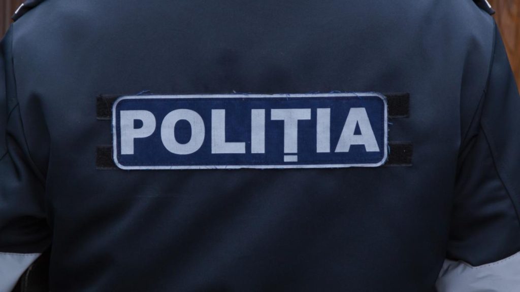 Tânăr de 18 ani din Olt, reținut pentru crimă: A mărturisit că a ucis o femeie cu un lemn de foc, la… Tanar de 18 ani din Olt retinut pentru crima A marturisit ca a ucis o femeie cu un lemn de foc la
