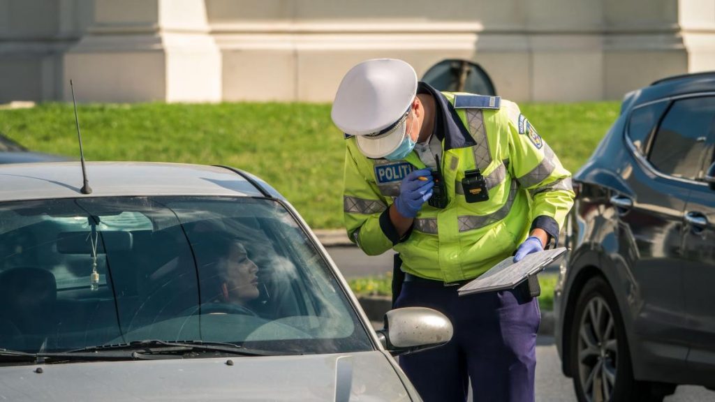 Un mare oraș din România trebuie să recupereze milioane de euro din amenzile de circulație. Primarul:… Un mare oras din Romania trebuie sa recupereze milioane de euro din amenzile de circulatie Primarul