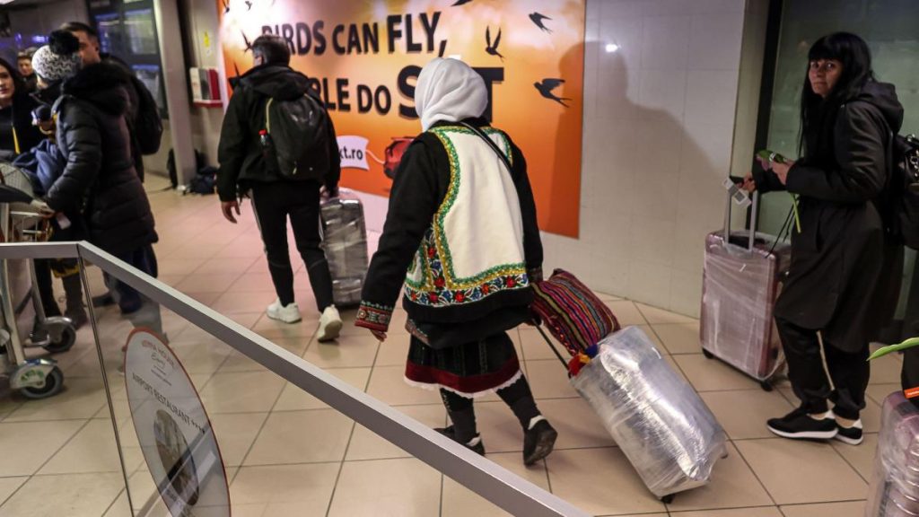 318 cetateni romani pelerini si turisti au fost repatriati in tara cu zboruri speciale efectuate de